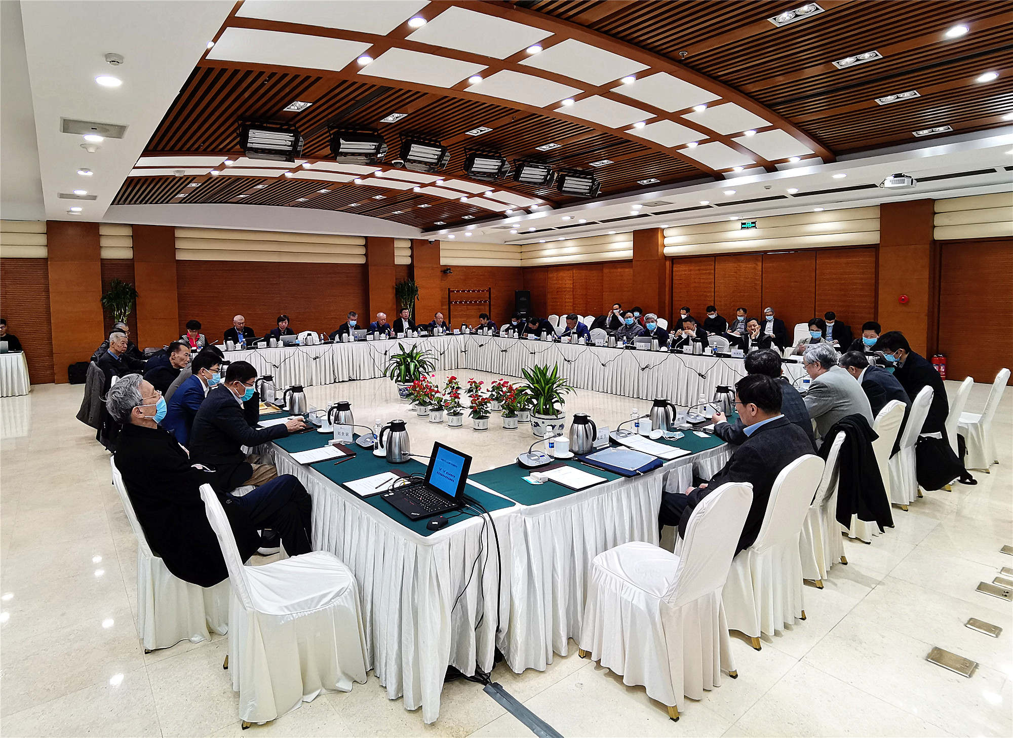 论坛召开第91次内部研讨会